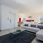 404 - Top Floor Holiday Apartment With Inverter